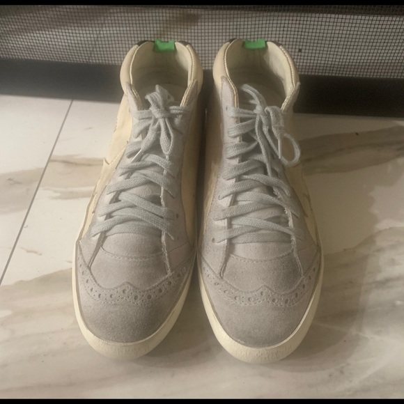 Sneakers - Picture 4 of 4